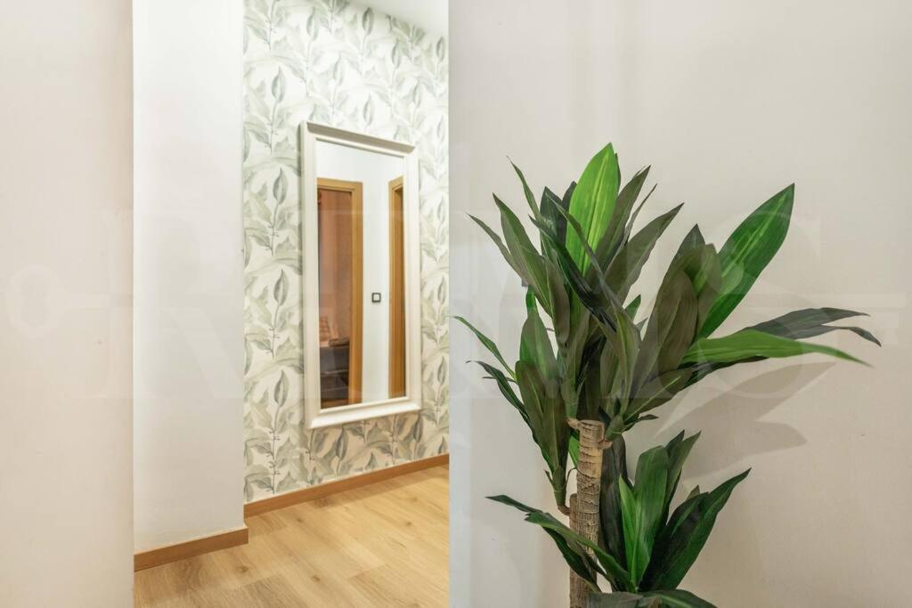 Relaxing Apartment With Parking In The Center By Rems Málaga Kültér fotó